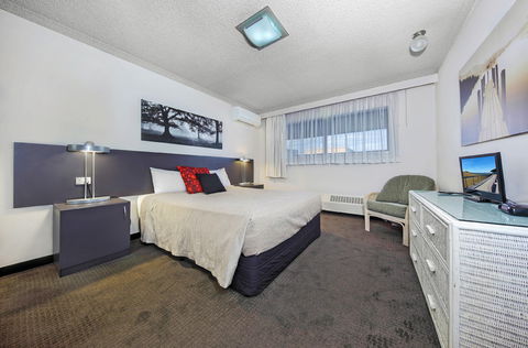 Belconnen Way Motel And Serviced Apartments - Accommodation in Brisbane 1