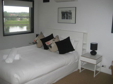 Noosa Entrance Waterfront Resort - Accommodation in Brisbane 11
