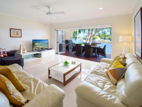 Noosa Entrance Waterfront Resort - Accommodation in Brisbane 4