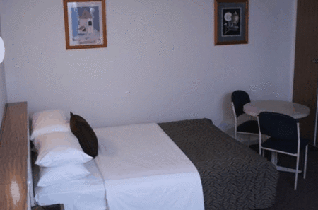 Burkes Hotel Motel - thumb 1