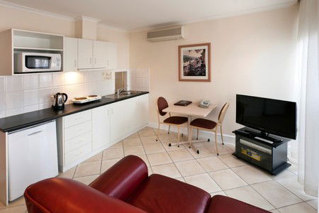 Best Western Ensenada Motor Inn And Suites - Accommodation in Brisbane 3