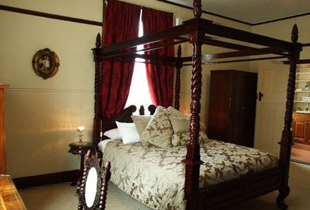 Adelong NSW Accommodation in Brisbane
