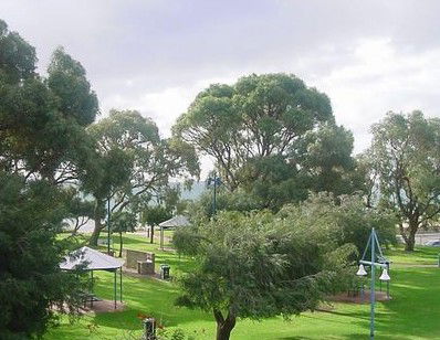 Beachside Apartment Hotel - Accommodation in Brisbane 1