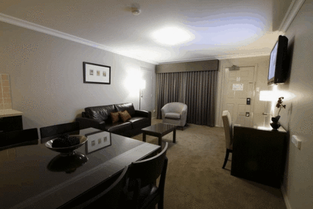 Carlyle Suites & Apartments - thumb 4