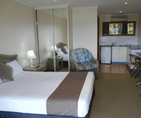 Sunlit Waters Studio Apartments - Accommodation in Brisbane 1