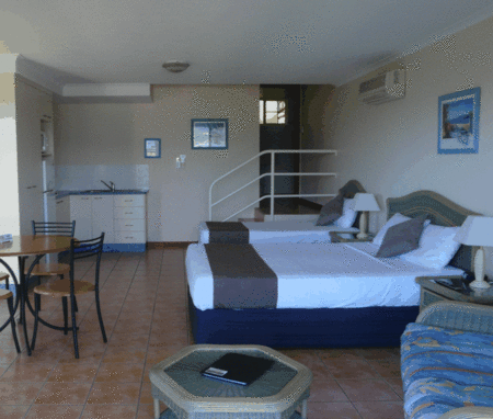 Sunlit Waters Studio Apartments - Accommodation in Brisbane 3