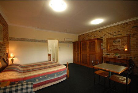 Country Gardens Motor Inn - Accommodation in Brisbane 2