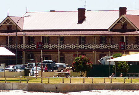 Tumby Bay Hotel And Seafront Apartments - Accommodation in Brisbane 2