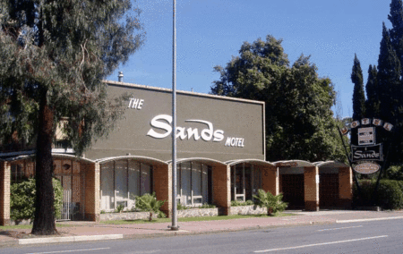The Sands Motel - Accommodation in Brisbane