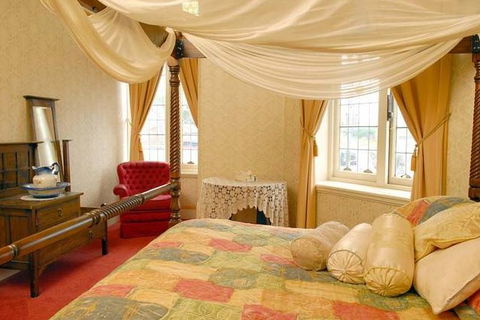 Mickey Bourkes Koroit Hotel - Accommodation in Brisbane 1