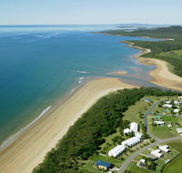 SeaEagles Beach Resort - Accommodation in Brisbane