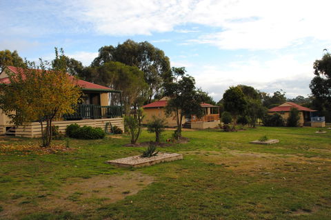 Lakes Entrance Country Cottages - Accommodation in Brisbane 0