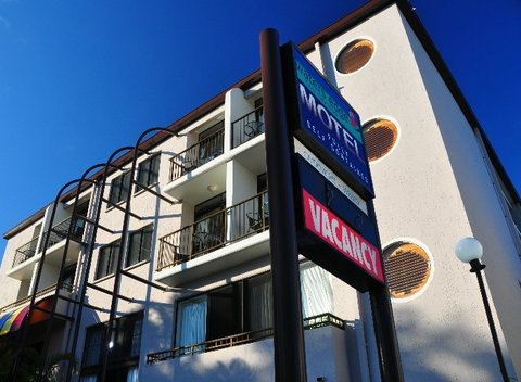 Waters Edge The Strand - Townsville - Accommodation in Brisbane 4