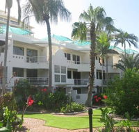 Camargue Beachfront Apartments - Accommodation in Brisbane