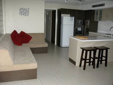 Camargue Beachfront Apartments - Accommodation in Brisbane 2