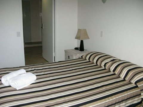 Camargue Beachfront Apartments - Accommodation in Brisbane 3