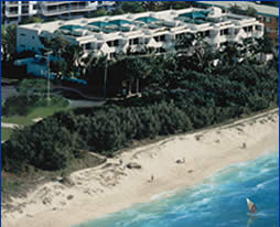 Camargue Beachfront Apartments - Accommodation in Brisbane 5