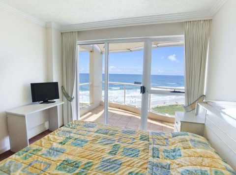 Regency On The Beach - Accommodation in Brisbane 3
