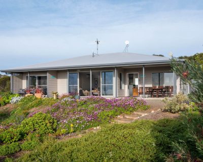 Emu Bay Holiday Homes - Accommodation in Brisbane 3