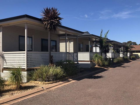 Sundowner Cabin And Tourist Park - Accommodation in Brisbane 0
