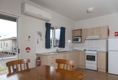 Sundowner Cabin And Tourist Park - Accommodation in Brisbane 1