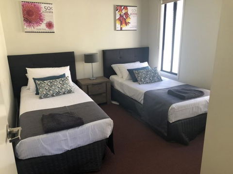 Sundowner Cabin And Tourist Park - Accommodation in Brisbane 8