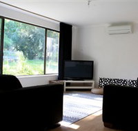 Clare Cottage on Wendouree - Accommodation in Brisbane