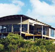 Saar Beach House - Accommodation in Brisbane