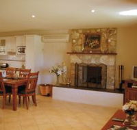 Sherwood Cottages Country Retreat - Accommodation in Brisbane