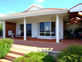Close Encounters Bed And Breakfast - Accommodation in Brisbane 0