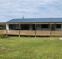 Surfin Sceales Beach House - Accommodation in Brisbane
