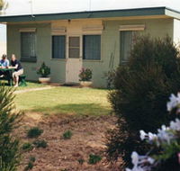Oaklands Fishing Cottage - Accommodation in Brisbane