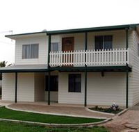 Louth Bay Holiday Apartment - Accommodation in Brisbane