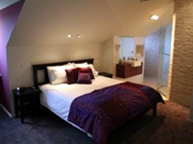 Merlot & Verdelho - Accommodation in Brisbane 0