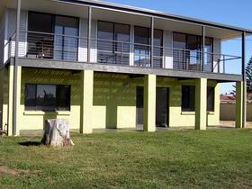 Sea Lime Beach House - Accommodation in Brisbane 0