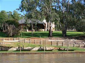 Roonka Riverfront Cottages - Accommodation in Brisbane 0