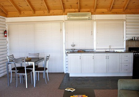 ArtWine Cottages - Accommodation in Brisbane 4