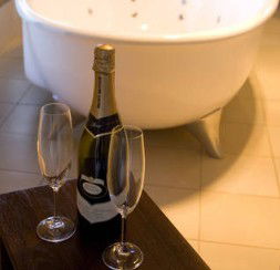 Merlot & Verdelho - Accommodation in Brisbane 1