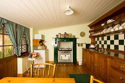 Sarah's Cottage - Accommodation in Brisbane 5