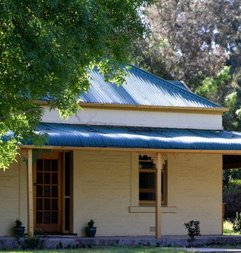 Clare Cottage On Wendouree - Accommodation in Brisbane 1