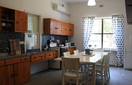 Clare Cottage On Wendouree - Accommodation in Brisbane 3