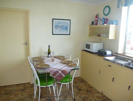 Oaklands Fishing Cottage - Accommodation in Brisbane 3