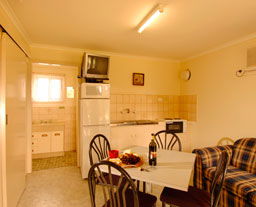 Victor Harbor Holiday And Cabin Park - Accommodation in Brisbane 2