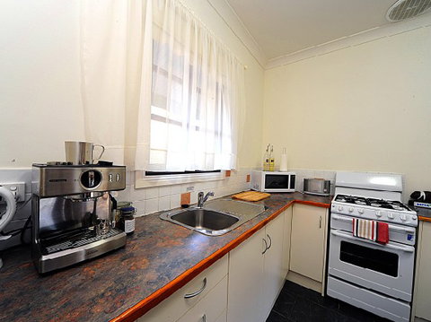 St Helens - Fettlers Cottage - Accommodation in Brisbane 4