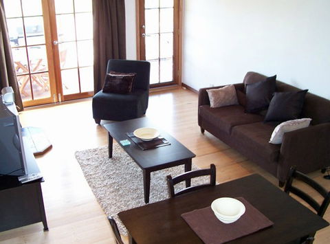 McLaren Ridge 3 - McLaren Ridge Log Cabins - Accommodation in Brisbane 5