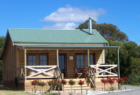 McLaren Ridge 3 - McLaren Ridge Log Cabins - Accommodation in Brisbane 8