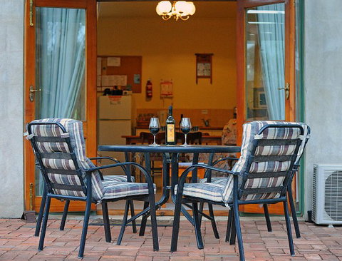 St Helens Cottages- Coach House - Accommodation in Brisbane 2