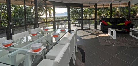 The Cairns Holiday Homes Red Arrow Lodge - Edge Hill, Cairns - Accommodation in Brisbane 3