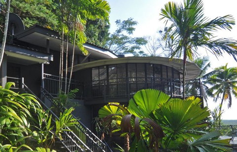 The Cairns Holiday Homes Red Arrow Lodge - Edge Hill, Cairns - Accommodation in Brisbane 5