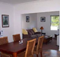 Giants' Table and Cottages - Accommodation in Brisbane